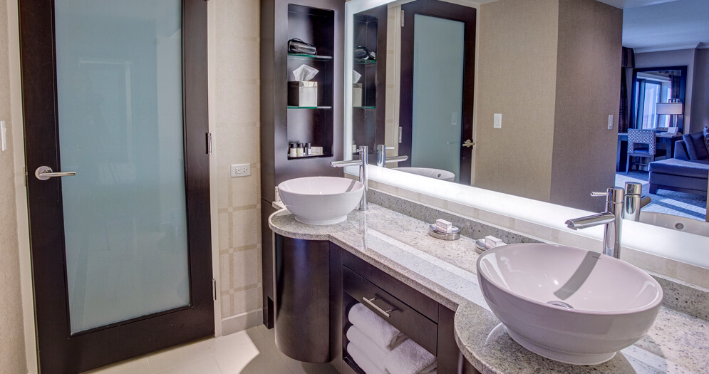 Bathroom in king bed suite | Golden Nugget Atlantic City