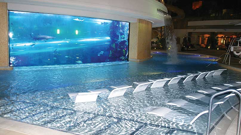Casino hotel vegas indoor pool pictures